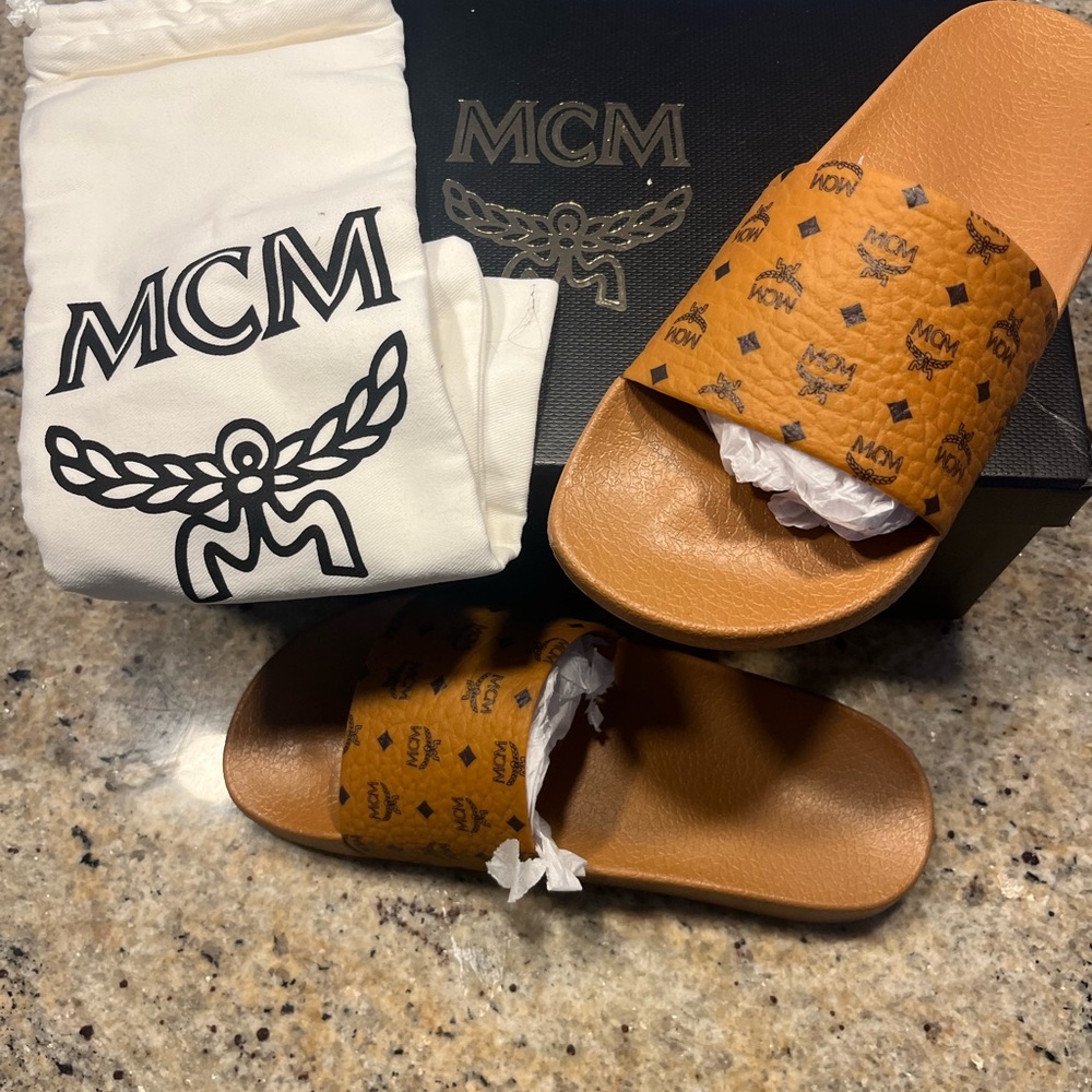 BRAND NEW MCM slides size 38